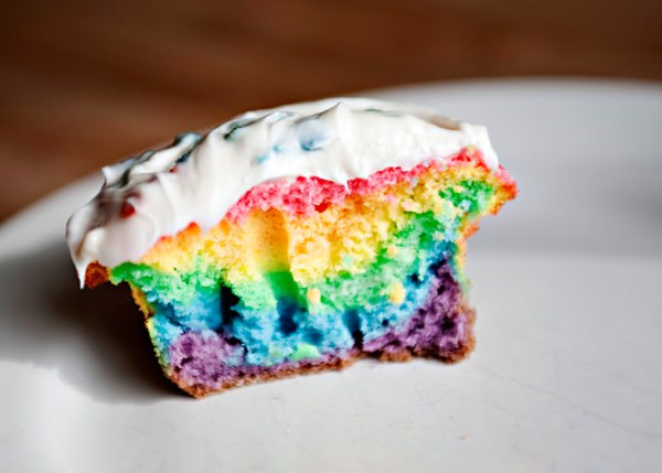 rainbow_cupcake_25we