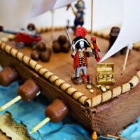pirate ship cake