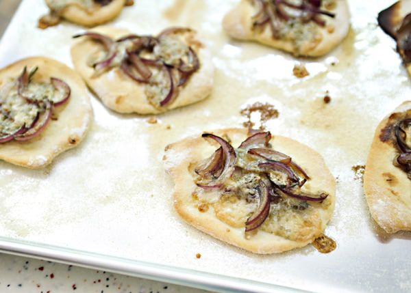 blue cheese and onion flatbread