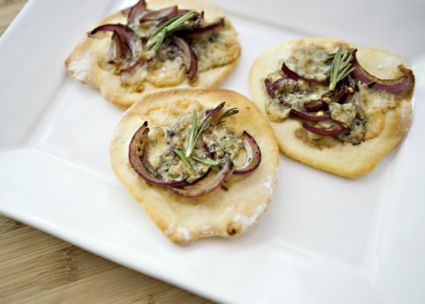 blue cheese and onion flatbread