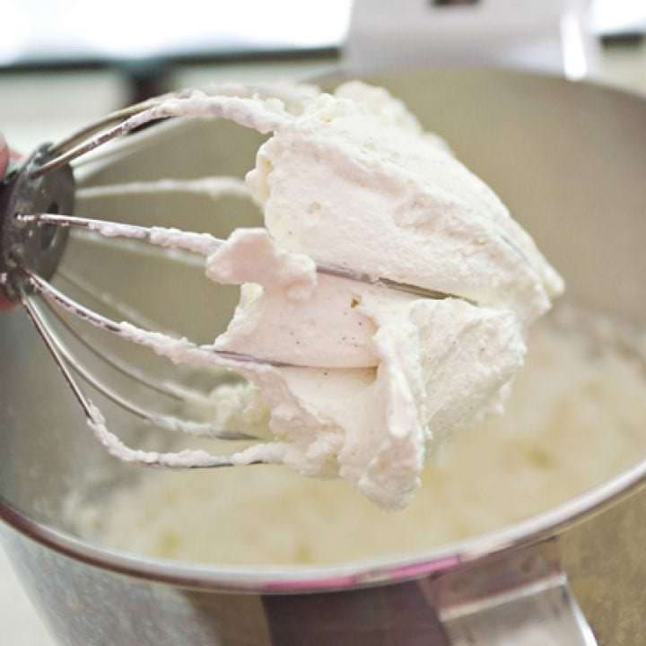 how to stabilize whipped cream