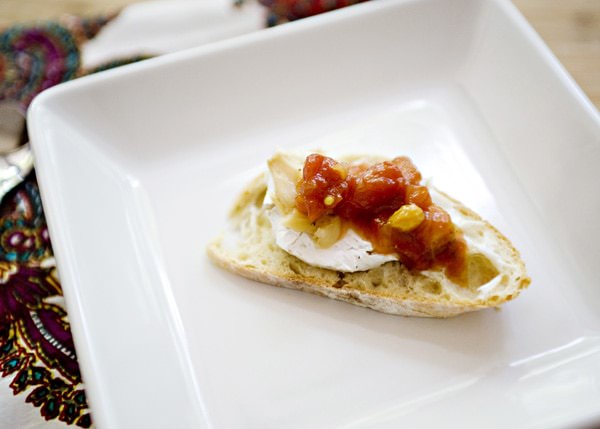 brie, roasted garlic, and tomato chutney appetizer