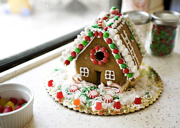 how to make a gingerbread house 