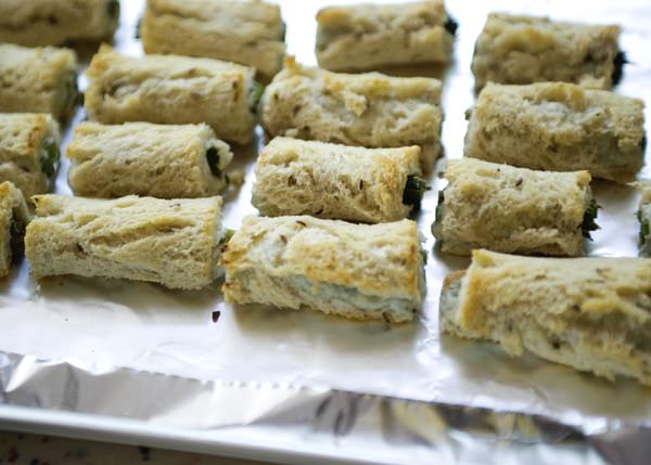 blue cheese and asparagus roll recipe