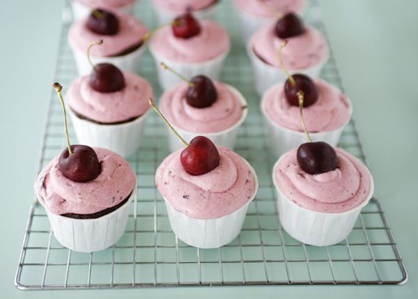vegan chocolate cherry cupcake recipe