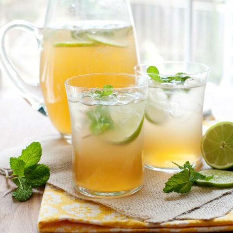 Refreshing Mint Lime Iced Tea Cooler