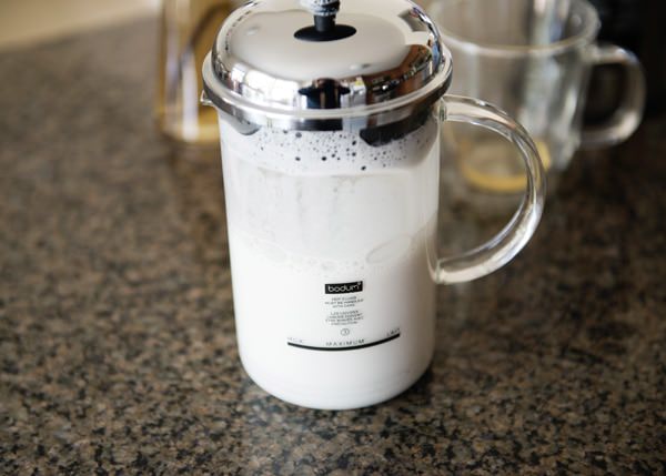 how to use bodum frother