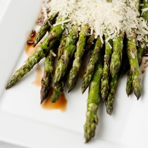 grilled asparagus with balsamic and parmesan