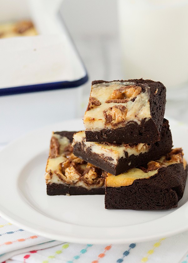 Snickers Cheesecake Bars