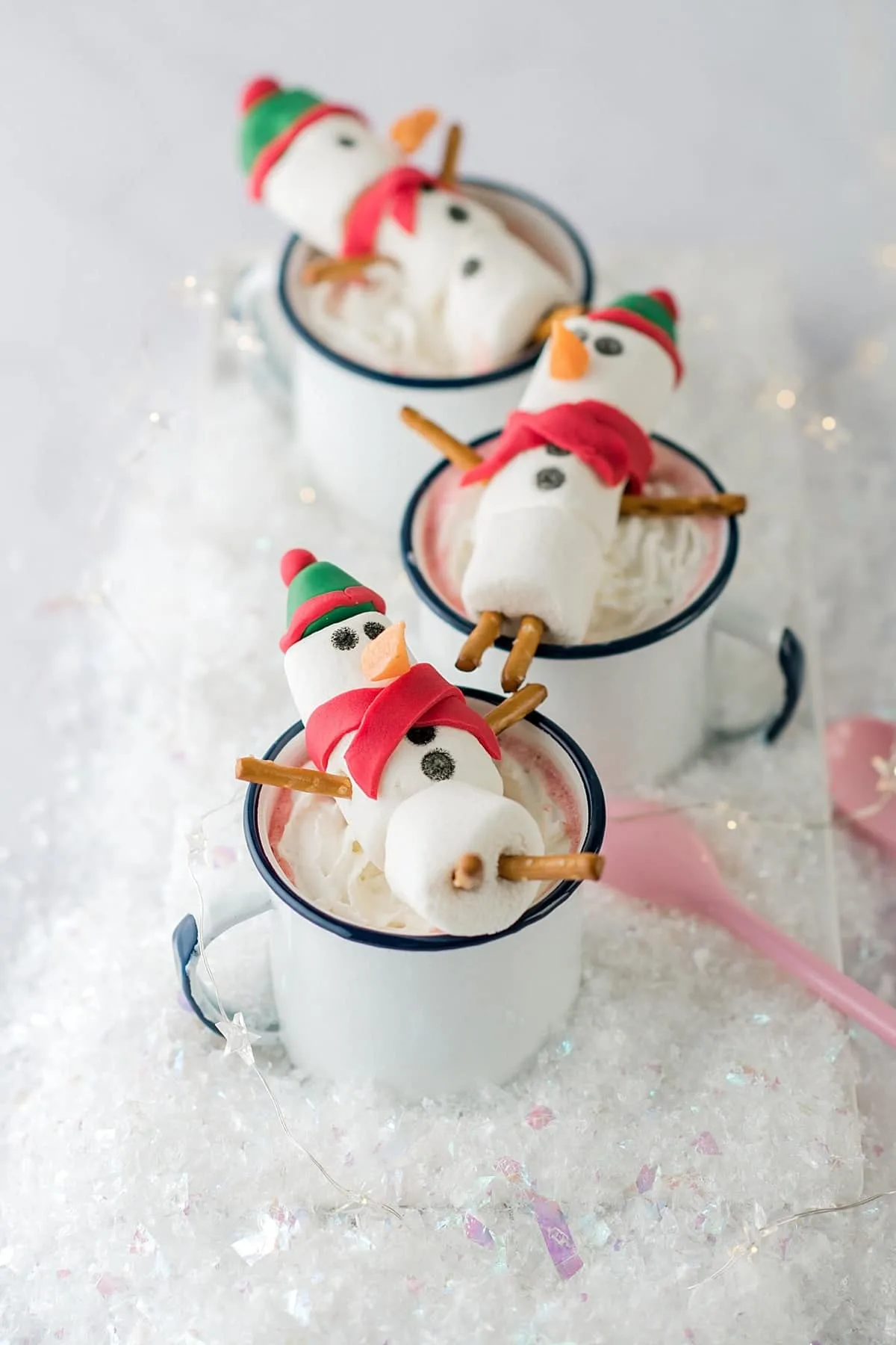 https://bakedbree.com/wp-content/uploads/2019/01/snowman-hot-chocolate-35.jpg.webp
