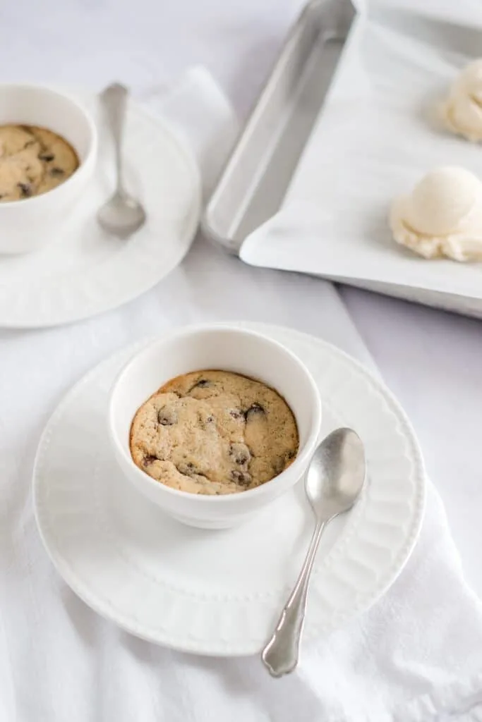chocolate chip cookie pots with ice cream in the background