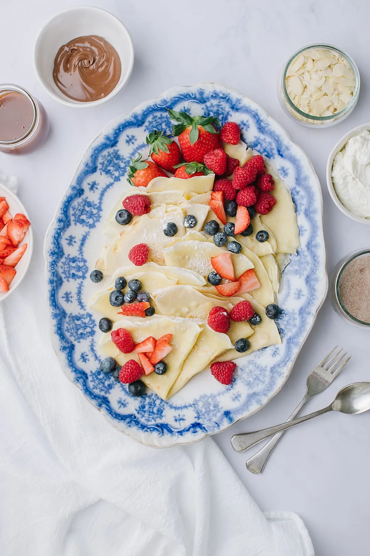 sweet crepes with toppings