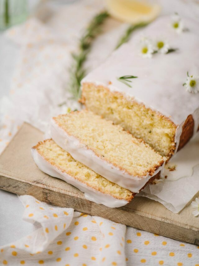 Lemon Rosemary Cake