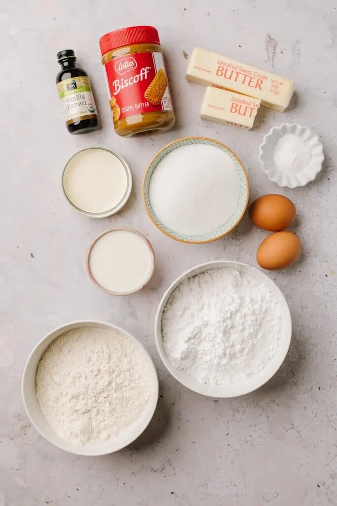 vanilla, biscoff spread, butter, sugar, eggs, flour, baking powder, salt, milk, powdered sugar