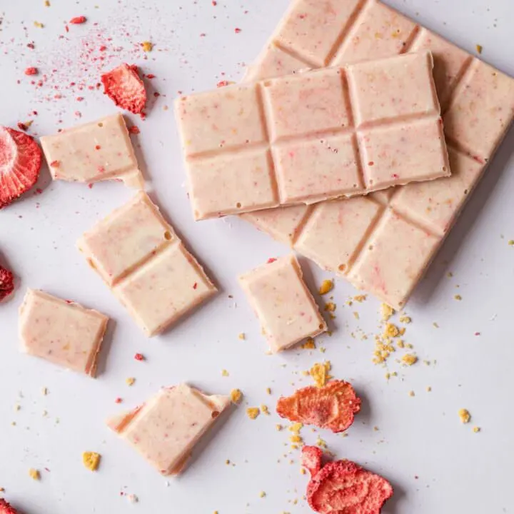 sous vide white chocolate bars with dehydrated strawberries