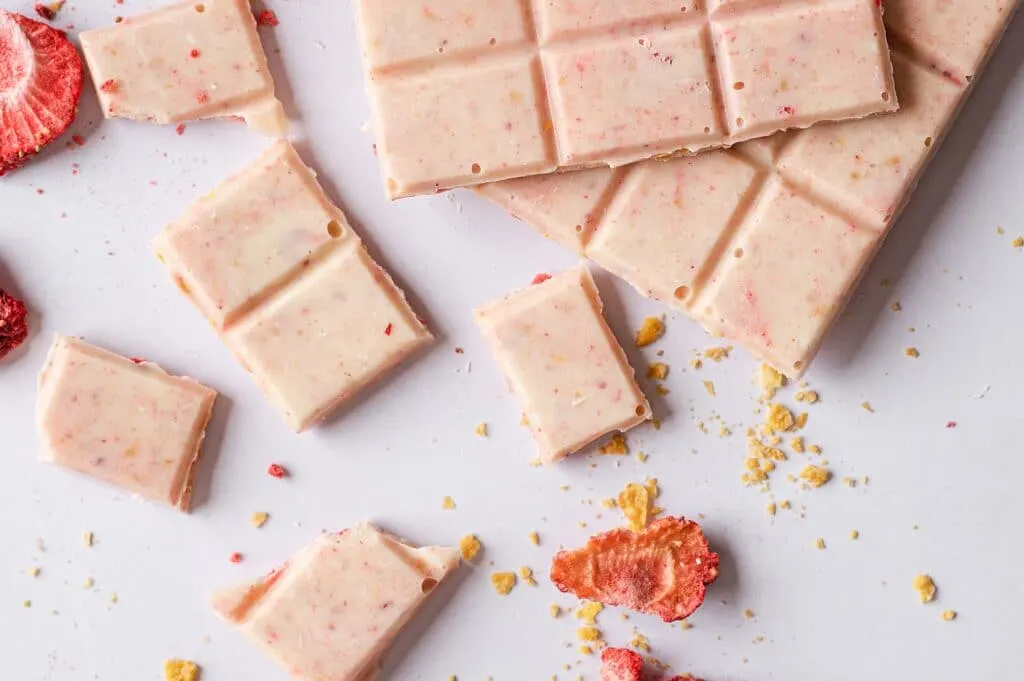 sous vide white chocolate bars with dehydrated strawberries