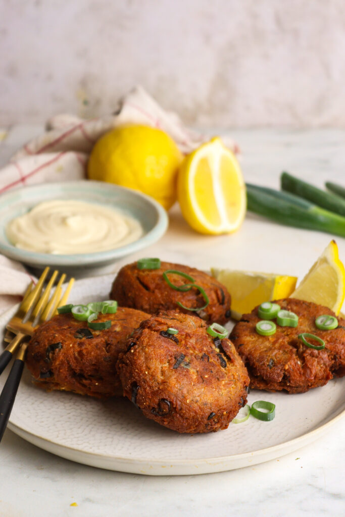 Easy Homemade Salmon Patties featured image above