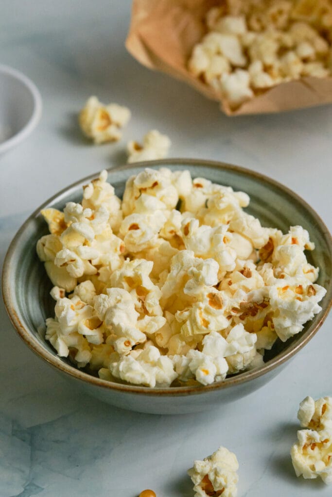 Easy Microwave Popcorn Recipe featured image above