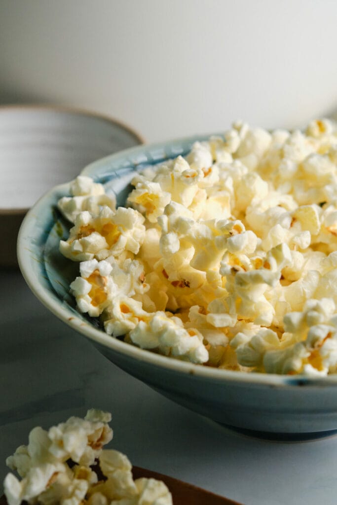 Instant Pot Popcorn featured image above
