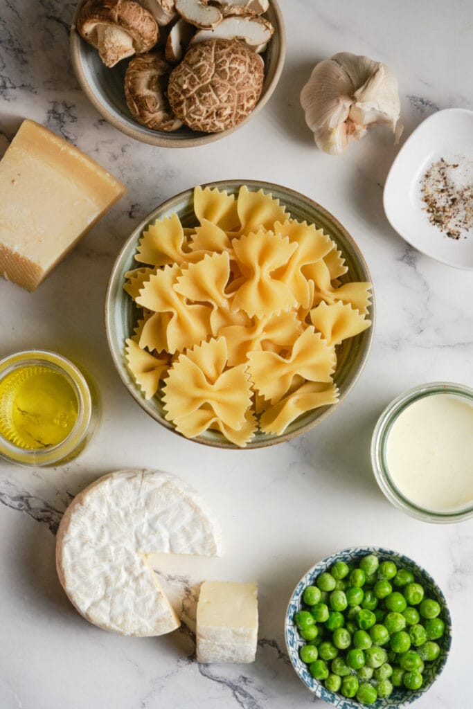 Easy Brie Pasta Recipe featured image ingredients
