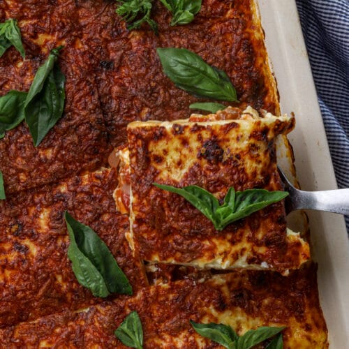 Easy Lasagna Recipe featured image focused shot