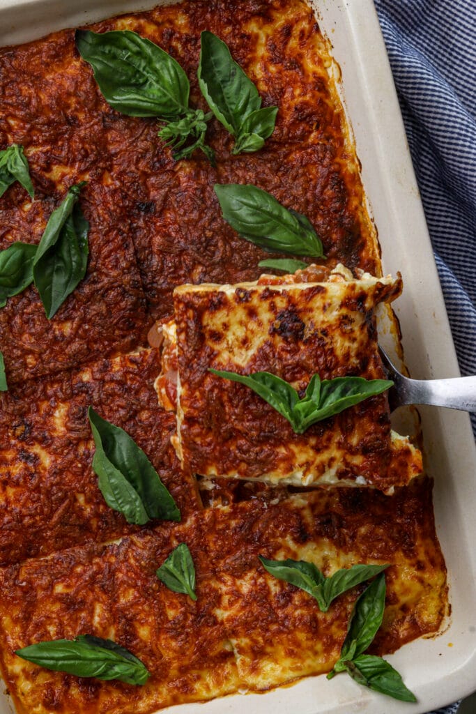 Easy Lasagna Recipe featured image focused shot
